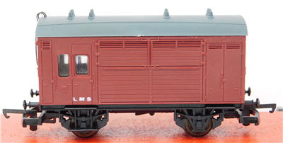 49001b