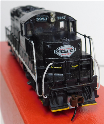 55878d