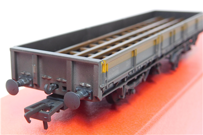 56573b