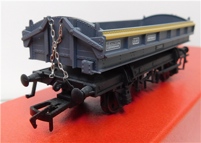 56575b