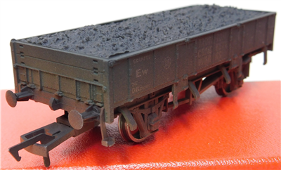 56585b