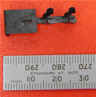 56958b