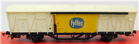 57232